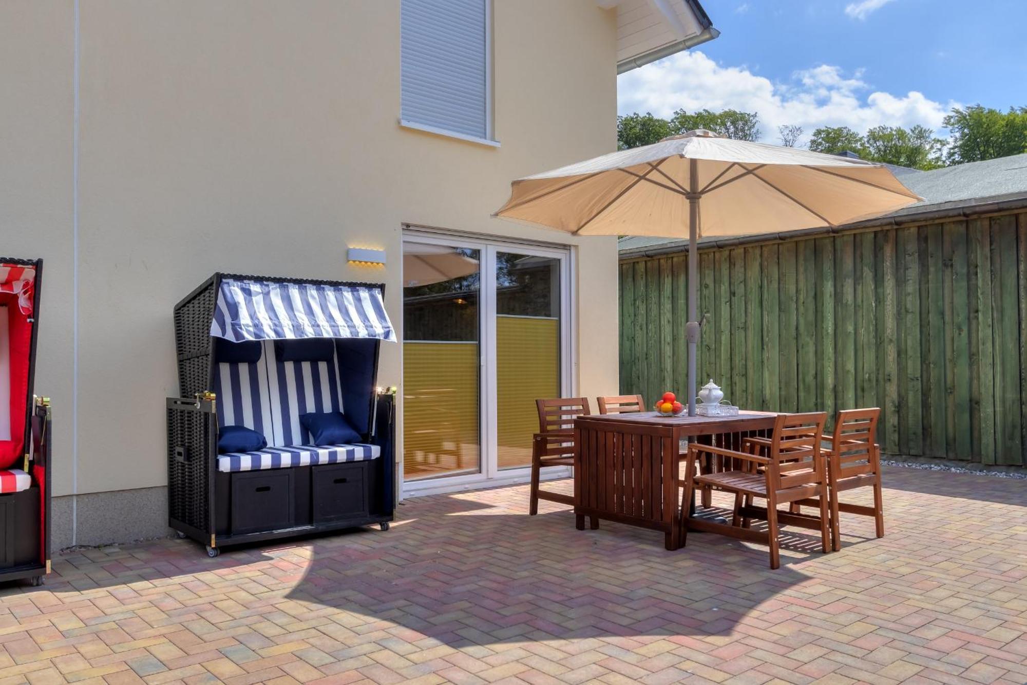 Haus Strandkoerv Mit Fass-Sauna Loddin Ngoại thất bức ảnh