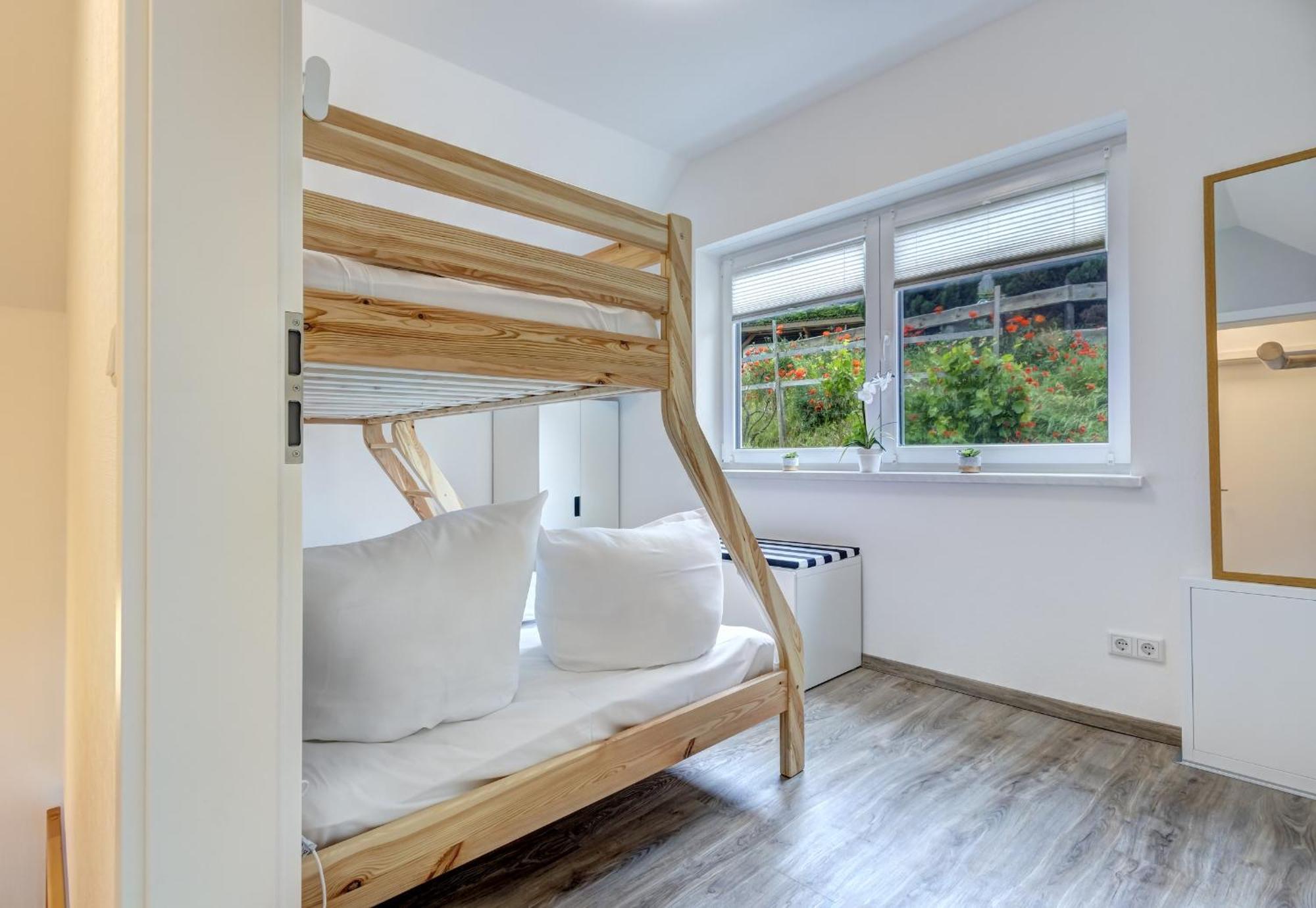 Haus Strandkoerv Mit Fass-Sauna Loddin Ngoại thất bức ảnh